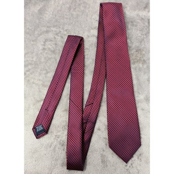 Isaac Mizrahi New York Tie Men's Red Black Geometric Design Necktie 60" - Picture 2 of 8